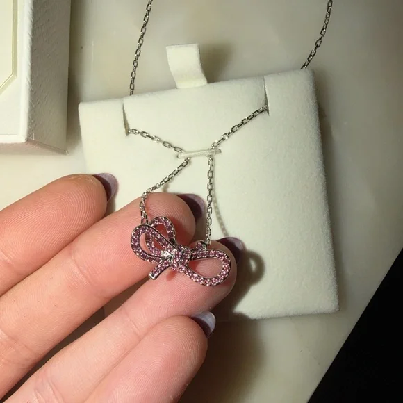 Swarovski Pink Crystal Bow Necklace Silver Adjustable Unworn in Original Box - Picture 2 of 5